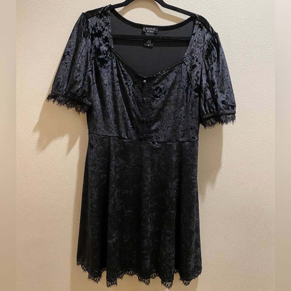 Hot Topic Cosmic Aura Black Velvet Knee Dress Size 0x